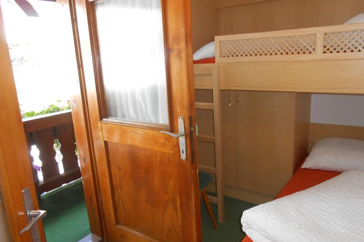 Room 3 of 11