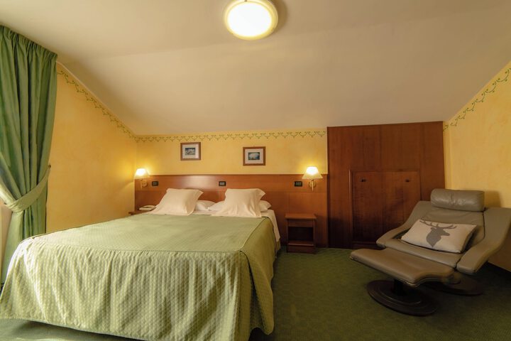 Room 32 of 75
