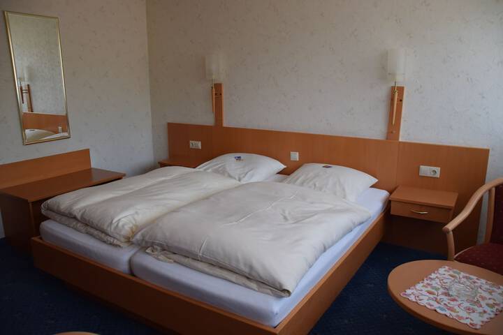 Room 27 of 92