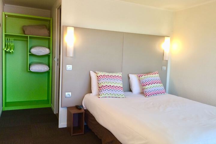 Room 7 of 34