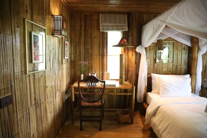 Room 26 of 109