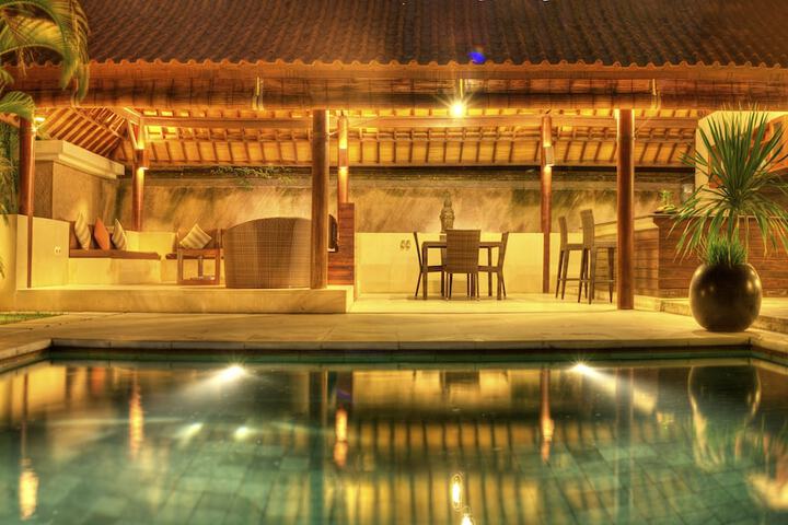 Pool Hotel