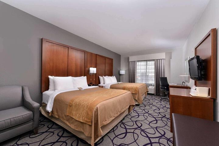 2 Queen Beds (3 of 6)