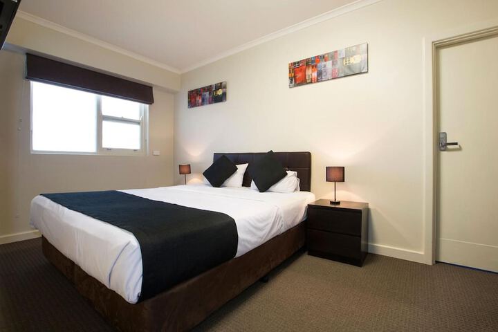 Room 10 of 44