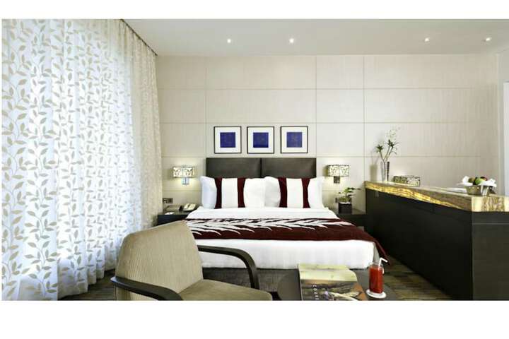 Room 10 of 74