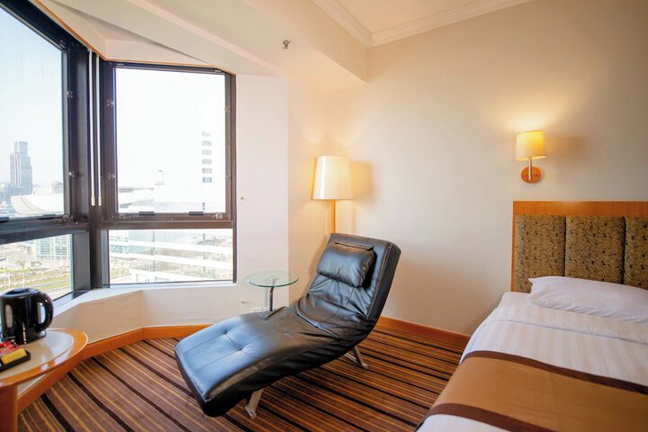 Room 28 of 54