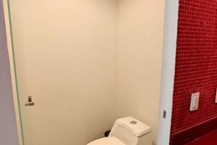 Room 16 of 23