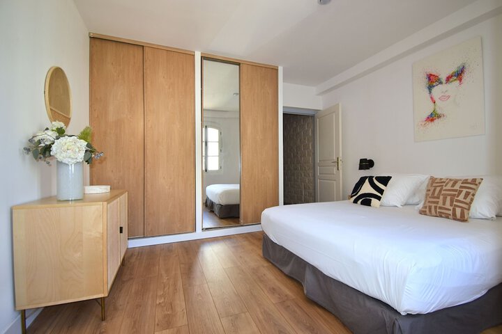 Room 12 of 309