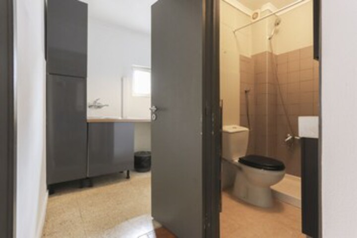 Room 8 of 19