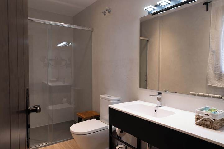 Room 6 of 15