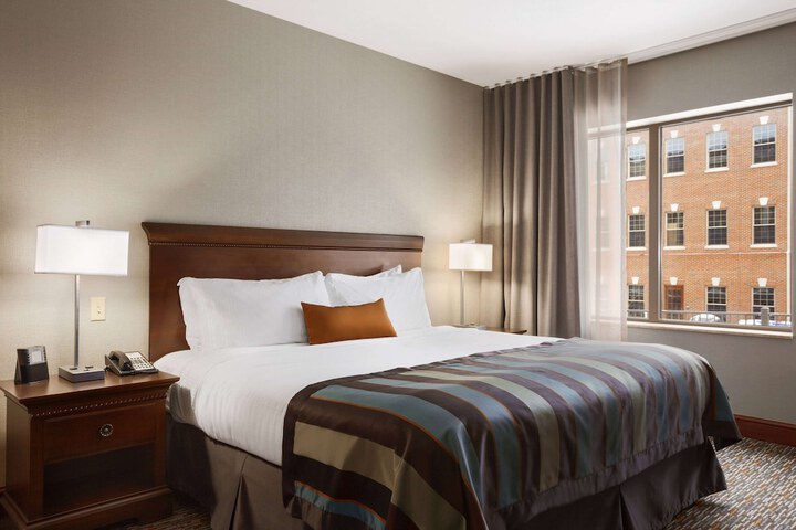 1 King Bed (1 of 38)