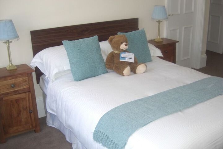 Room 2 of 4