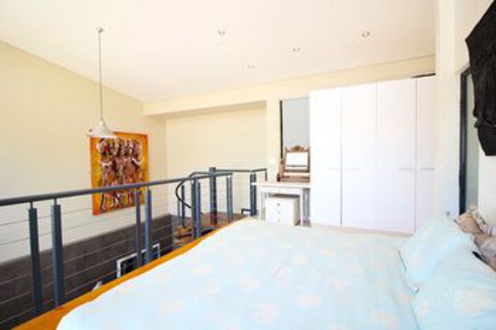Room 10 of 20