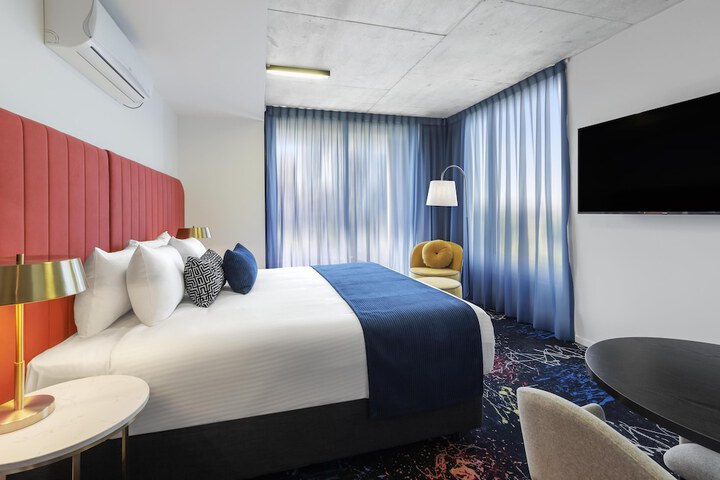 Room 73 of 112