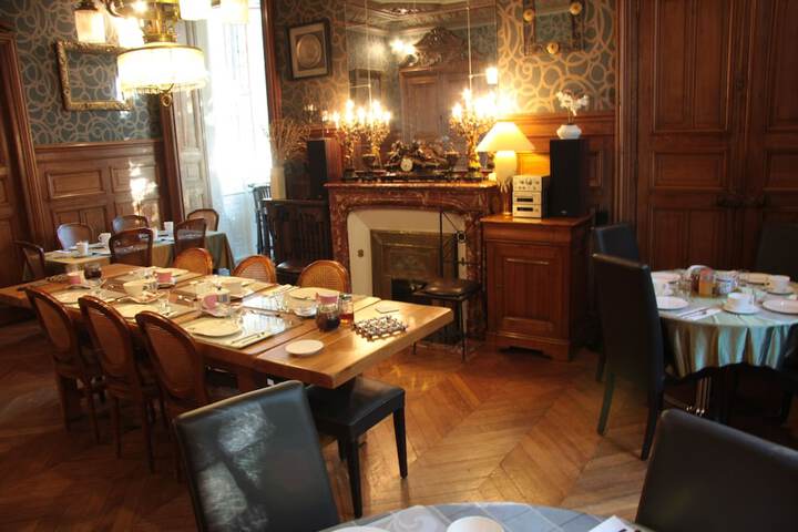 Breakfast/Coffee Service 142 of 193