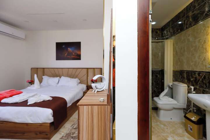 Room 19 of 79