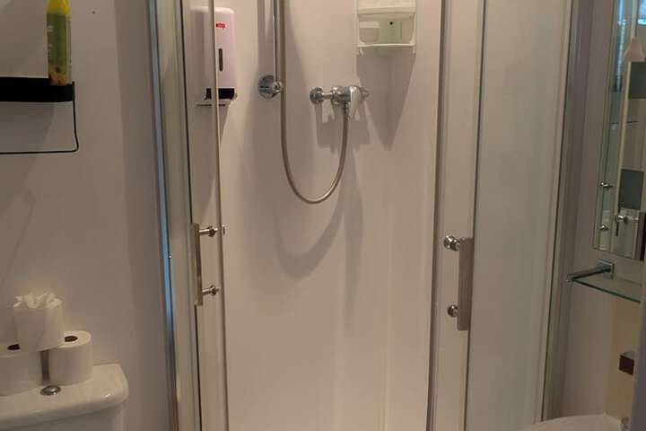 Room 17 of 19