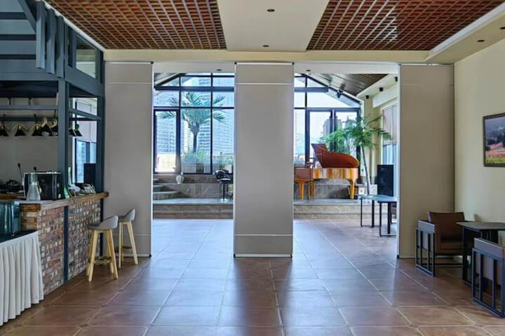 Hotel Interior 6 of 131
