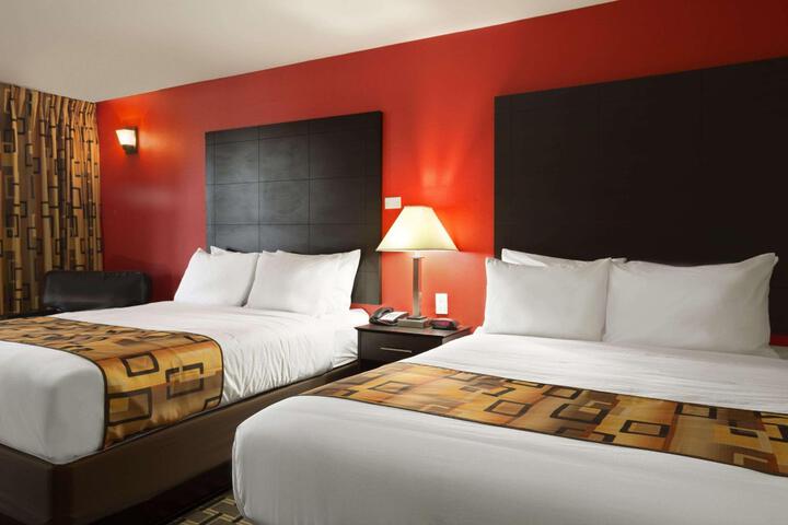 2 Double Beds (3 of 3)