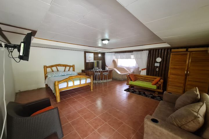 Room 12 of 32