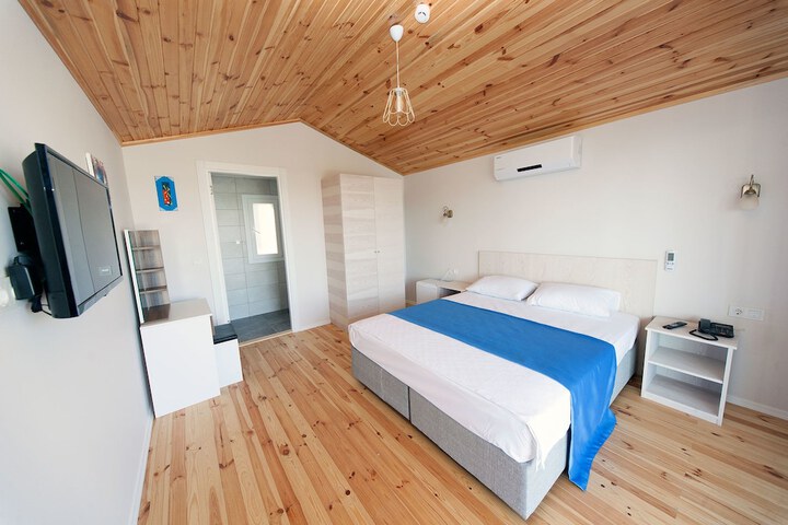 Room 14 of 60