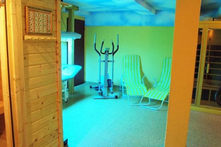 Room 2 of 11