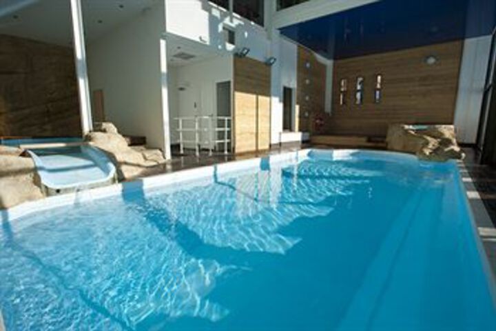 Pool 20 of 32