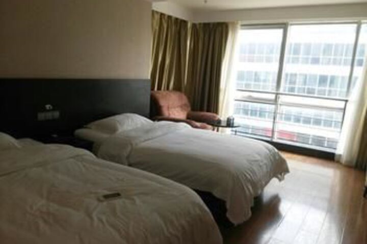 Room 7 of 13