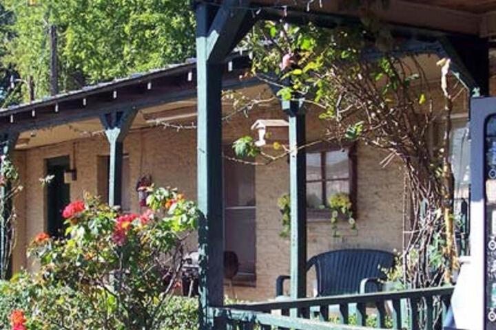 Canton Motel