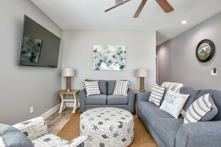 Image of Crimson Cabana