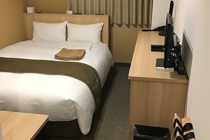 Room 12 of 40