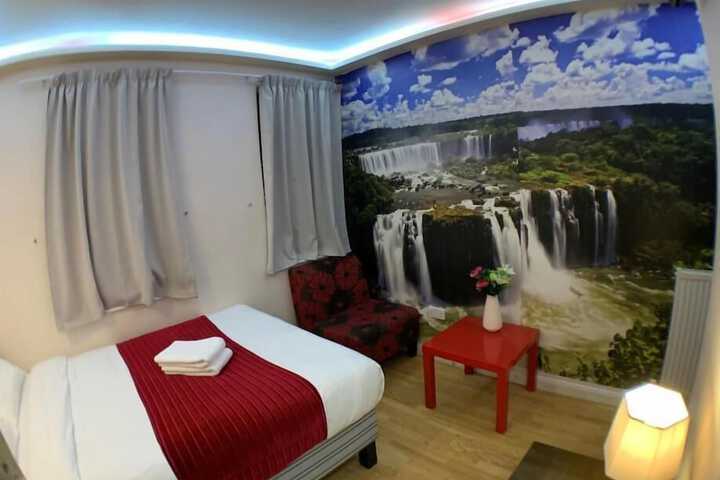 Room 7 of 26