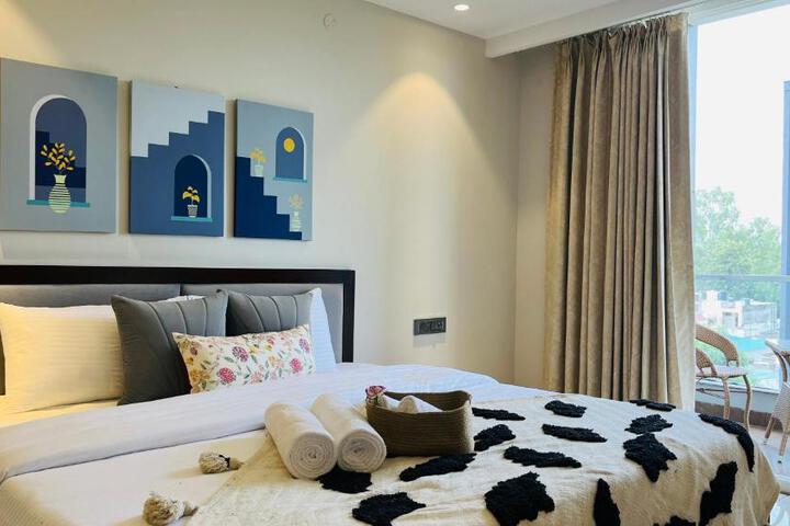 BluO 1BHK Suite - Balcony Lift, Gym, Parking