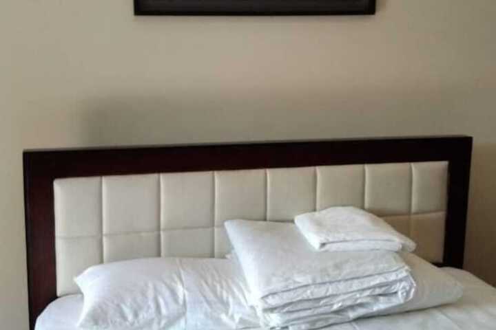 Room 3 of 44