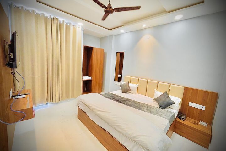 Room 6 of 29