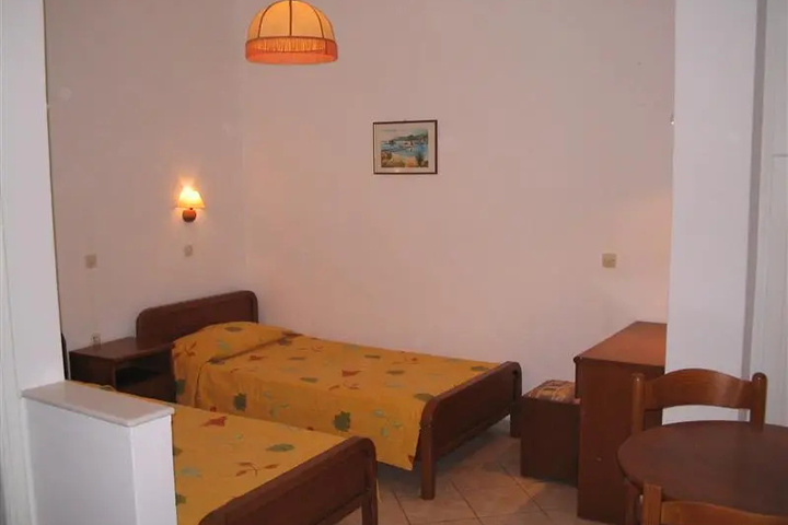 Room 2 of 3