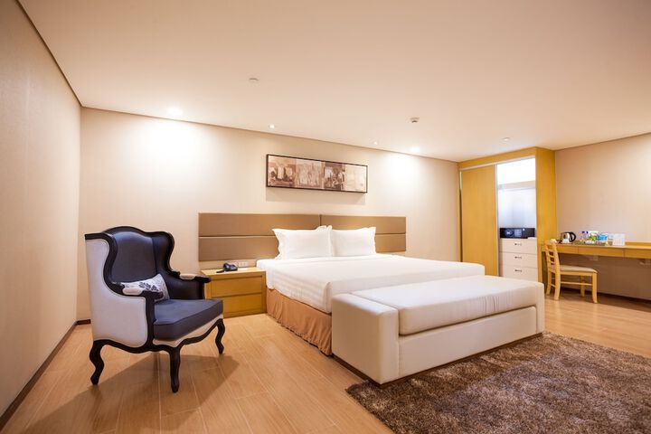 Room 26 of 63