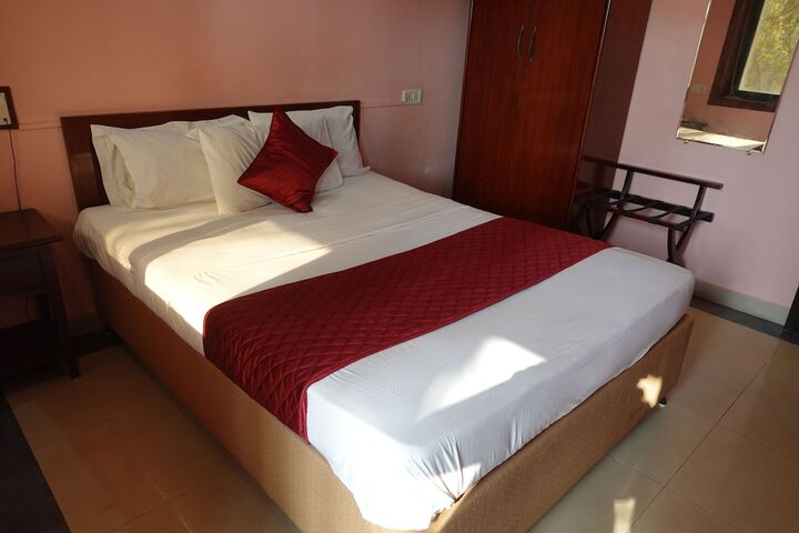 Room 3 of 12