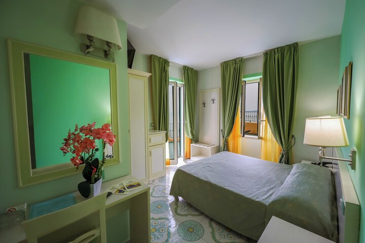 Room 8 of 45