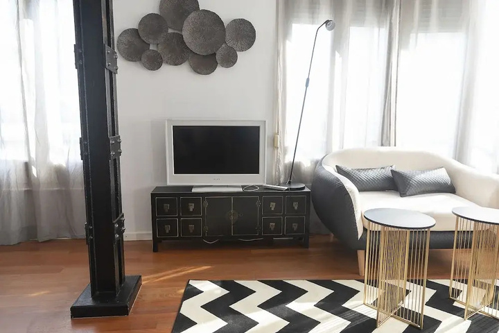 Room 2 of 20