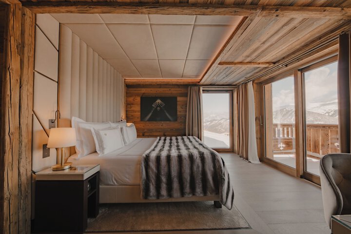 Room 3 of 67