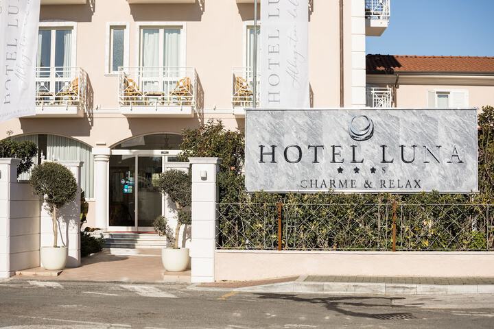 Hotel Luna in Massa