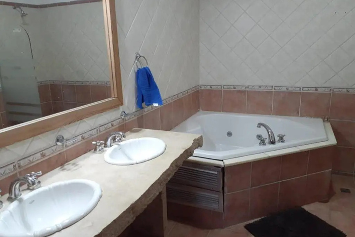 Room 6 of 15