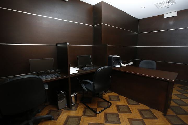 Business Center 44 of 49