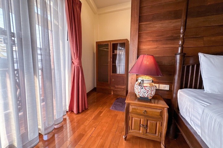 Room 27 of 84