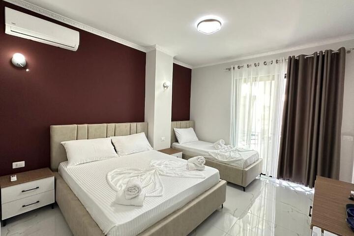Room 12 of 65