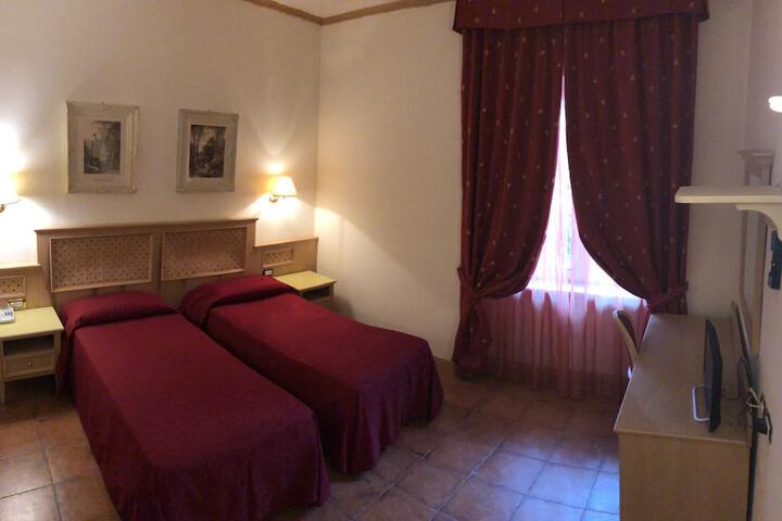Room 16 of 50