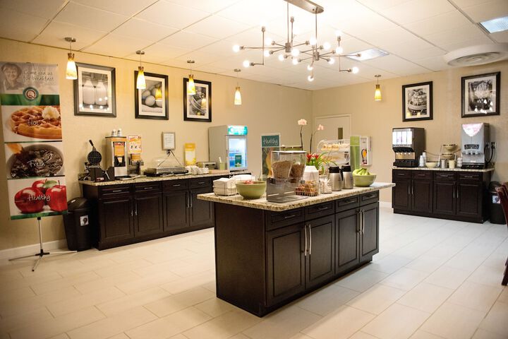 Breakfast area