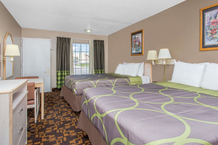 2 Queen Beds (4 of 7)