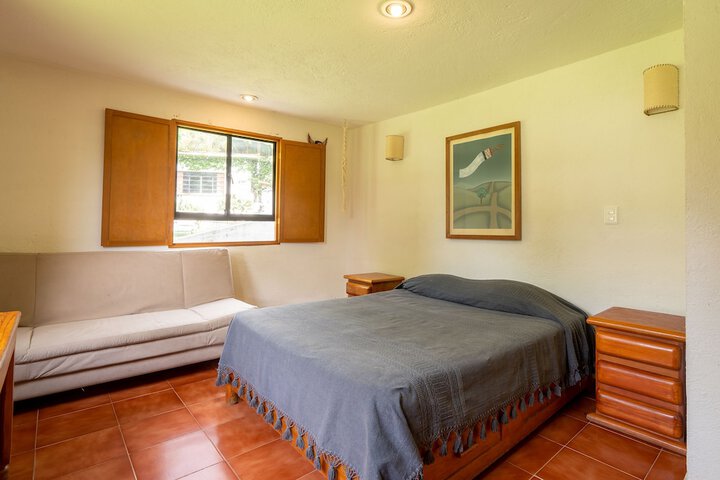Room 6 of 27